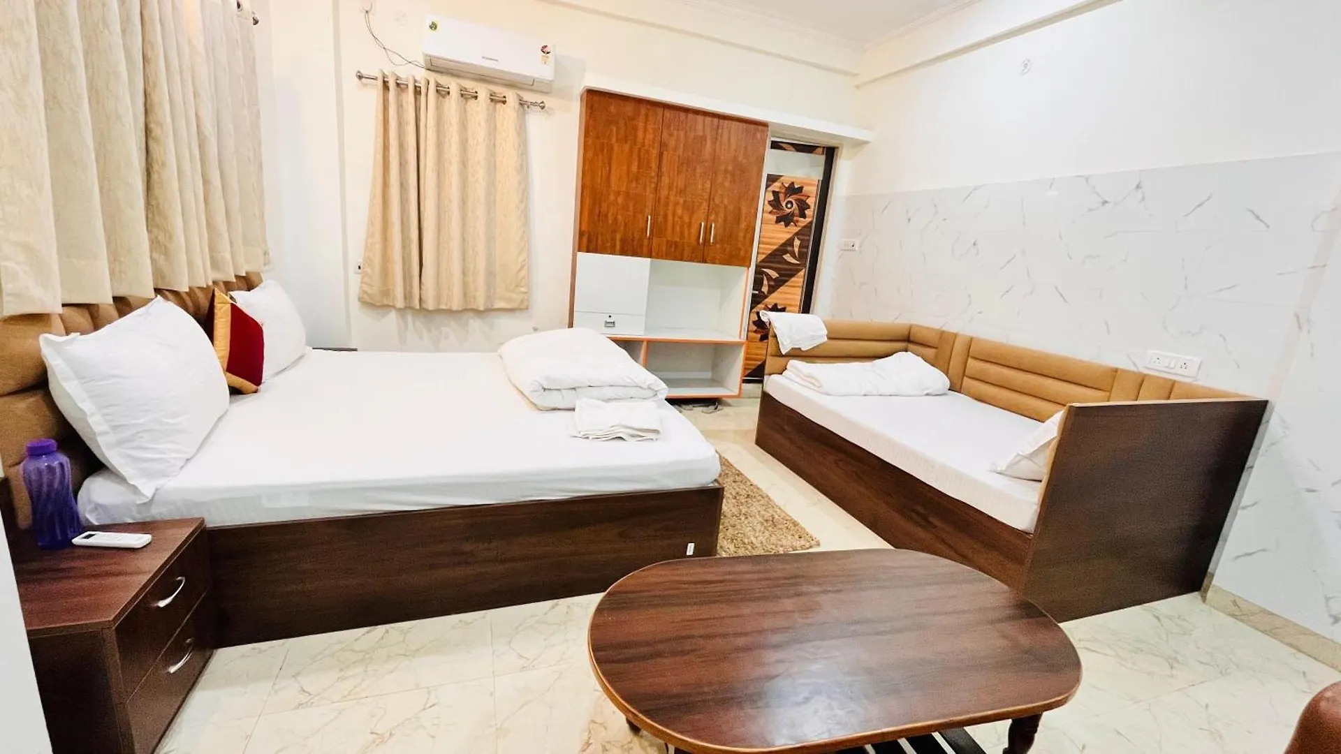 Shri Ram Paying Guest House Twin Room 1Rk location